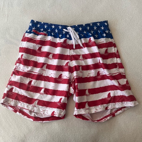 NWT Free Planet Men’s US Flag Shark Swim Trunks S - Picture 2 of 12